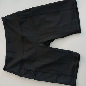 Dilanni Women's Black Sport Shorts, Size L